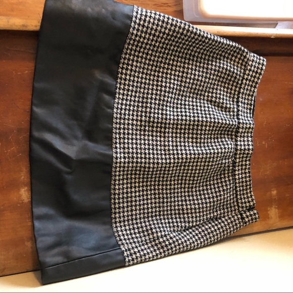J. Crew Dresses & Skirts - J Crew faux leather and houndstooth skirt